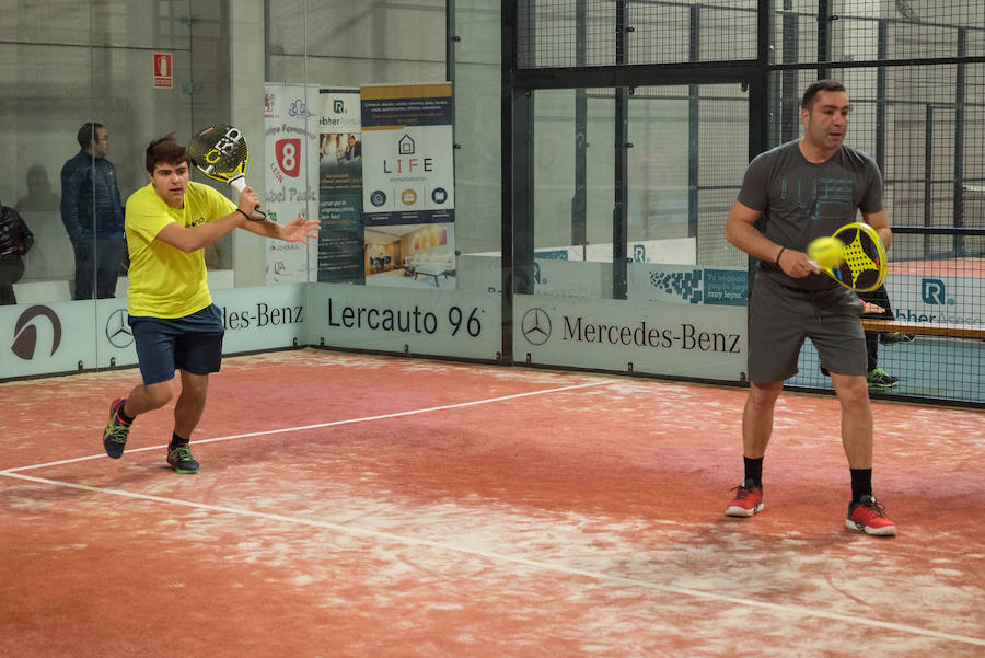 Las mejores imágenes del Torneo Leonoticias de pádel celebrado durante el fin de semana en las instalaciones de Pádel Park