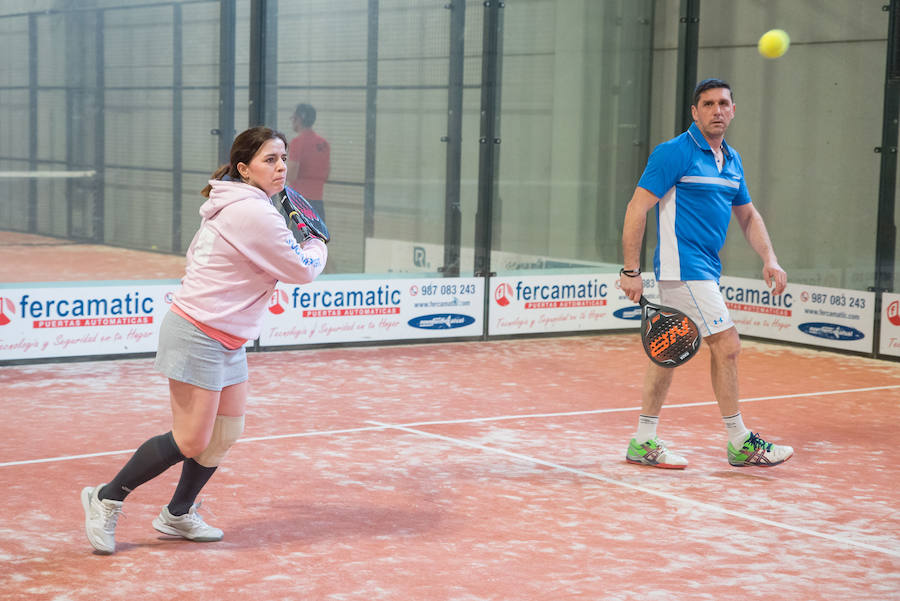 Las mejores imágenes del Torneo Leonoticias de pádel celebrado durante el fin de semana en las instalaciones de Pádel Park