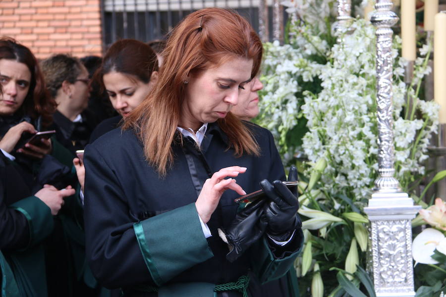 Fotos: Las previsiones de lluvia suspenden la procesión de María al Pie de la Cruz