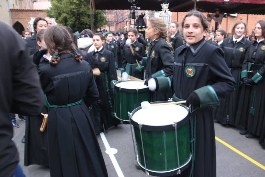 Fotos: Las previsiones de lluvia suspenden la procesión de María al Pie de la Cruz