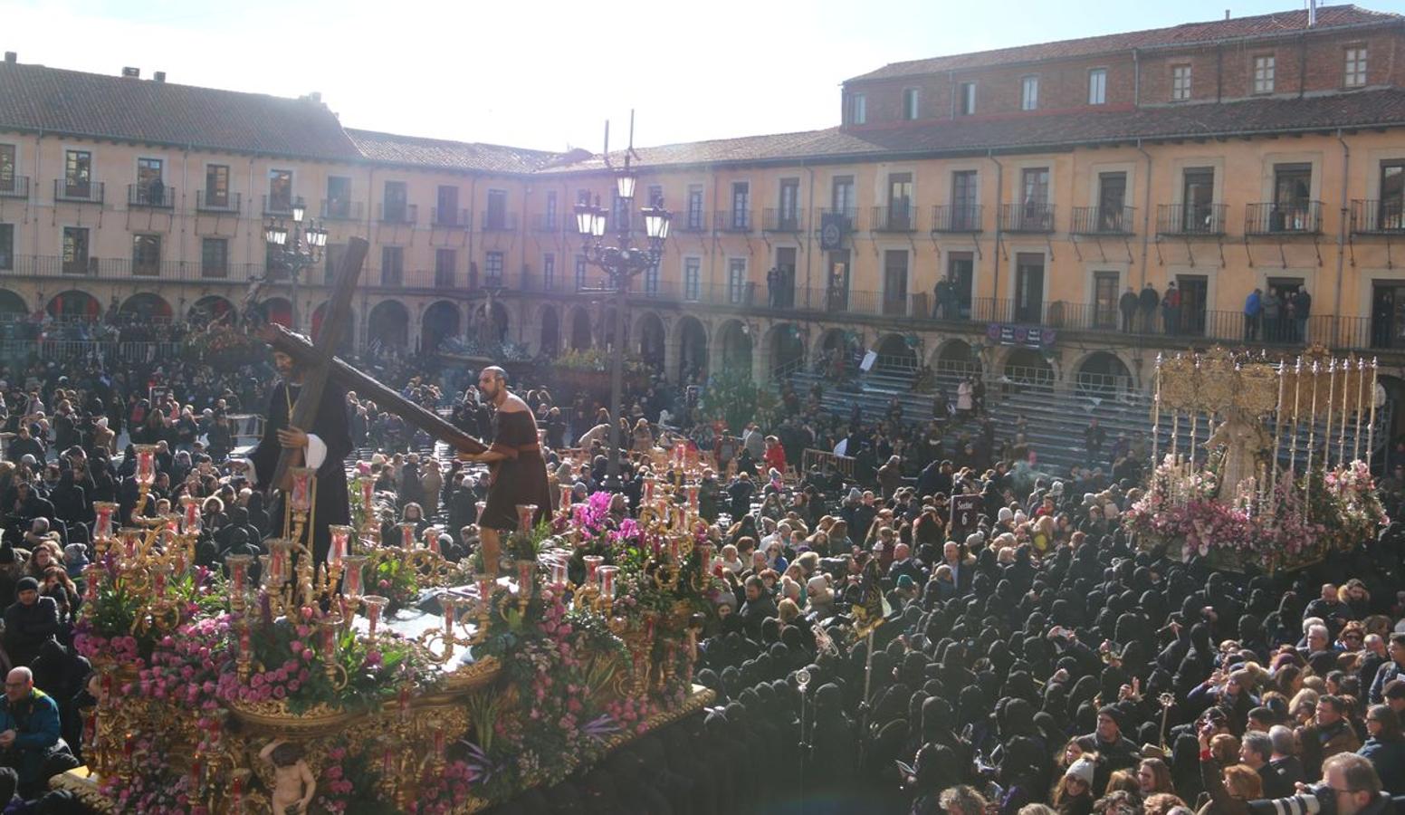 Fotos: Acto del Encuentro en la Plaza Mayor de León