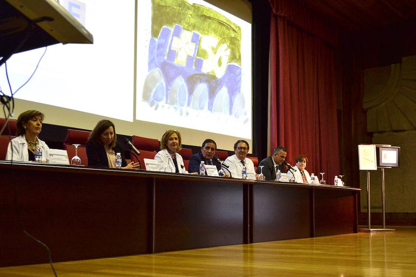 Fotos: El consejero de Sanidad visita el Hospital de León para la entrega del Sello de Excelencia EFQM 400+