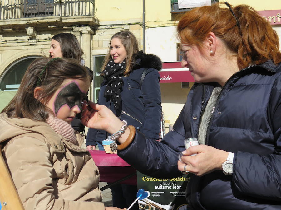 Fotos: Autismo León sale a la calle