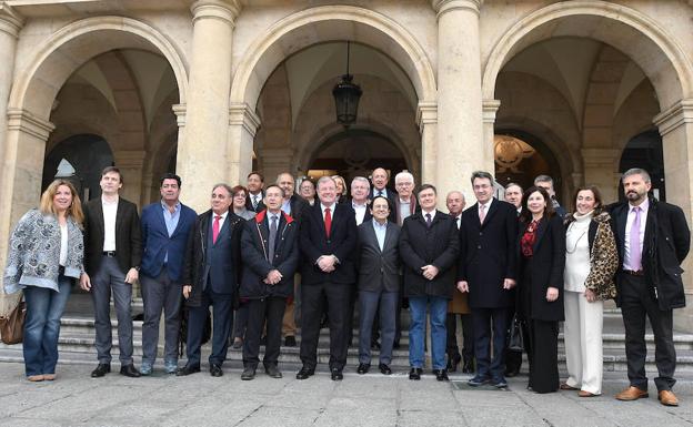 Senadores de Castilla y León en su visita a León.