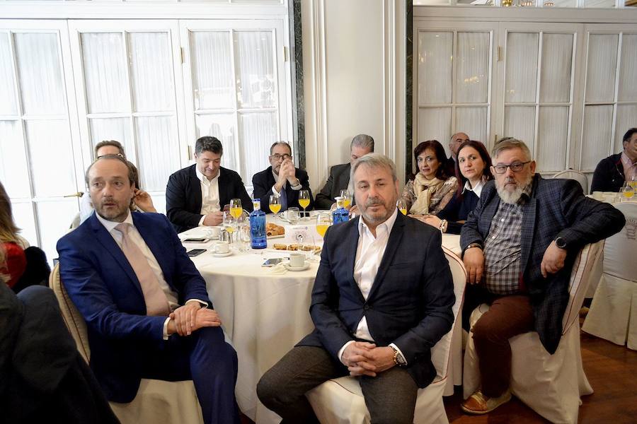 Jorge Díez (Talleres Máximo Díez), Ana Álvarez (Lecalsa Instalaciones), Mª ángeles Luengo (Gaslu SL), Silvino Abella (Abella Mediación), José Manuel Casado (Coordinador General CEL), Julio César Álvarez (Presidente CEL), Manuela González (Vicepresidenta CEL), Teresa González (Interdomicilio), Jorge Vargas (Generente CEL), Jesús Riol (vicepresidente CEL).