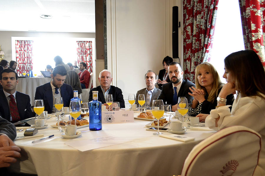 Fotos: Desayuno con Albert Rivera