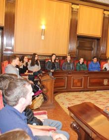 Imagen secundaria 2 - El alcalde recibe a los alumnos de Indiana de intercambio en el IES Legio VII