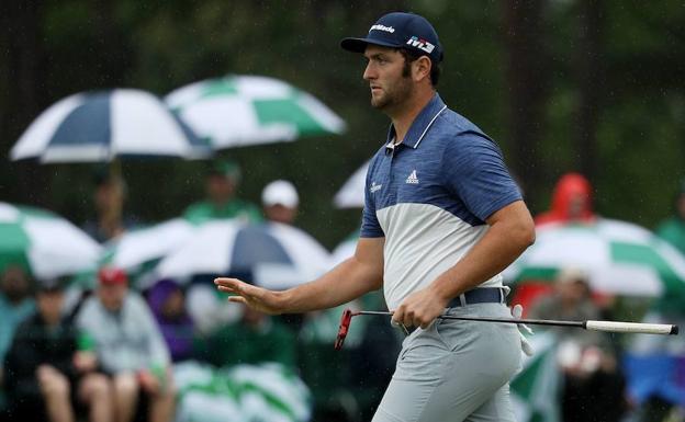 Jon Rahm gesticula tras acabar su último hoyo de la jornada. 