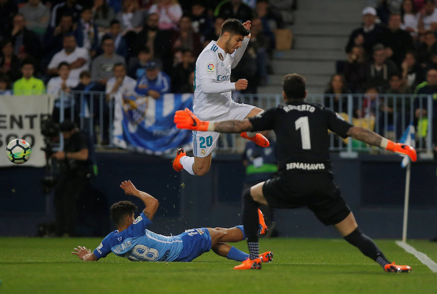 El Real Madrid consigue la victoria en La Rosaleda, gracias a los tantos de Isco y Casemiro. El Málaga marcó el gol del honor en el último minuto del encuentro