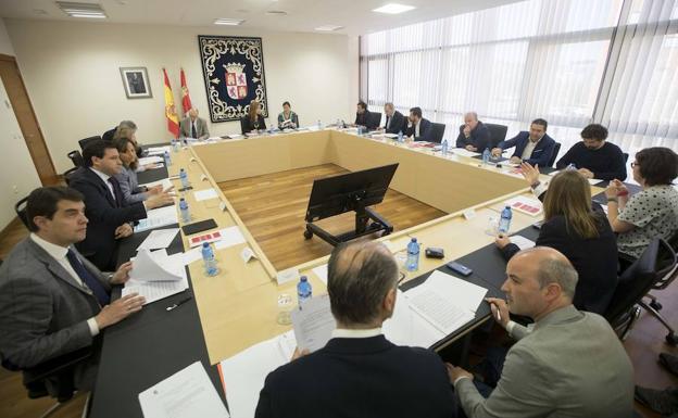 Reunión de la Mesa de Portavoces en Cortes.