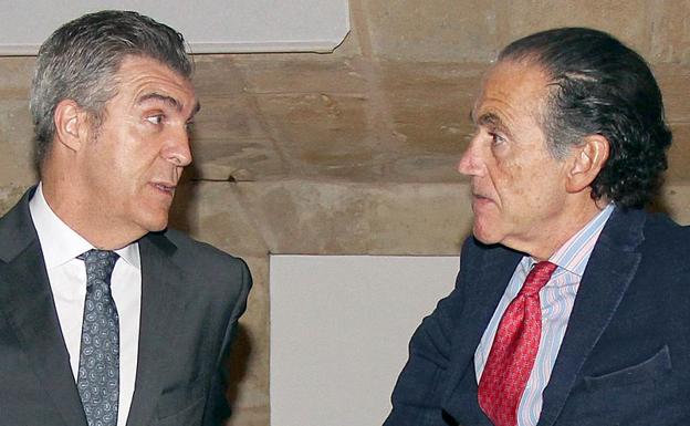 Javier Cepedano junto a Álvaro Díez (derecha).