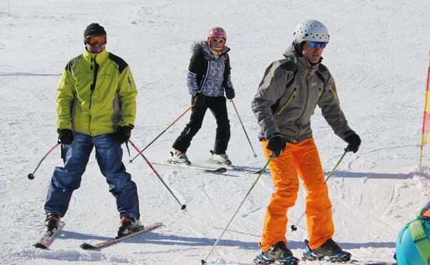 Las estaciones de esquí leonesas cierran la mejor temporada de esquí del último lustro