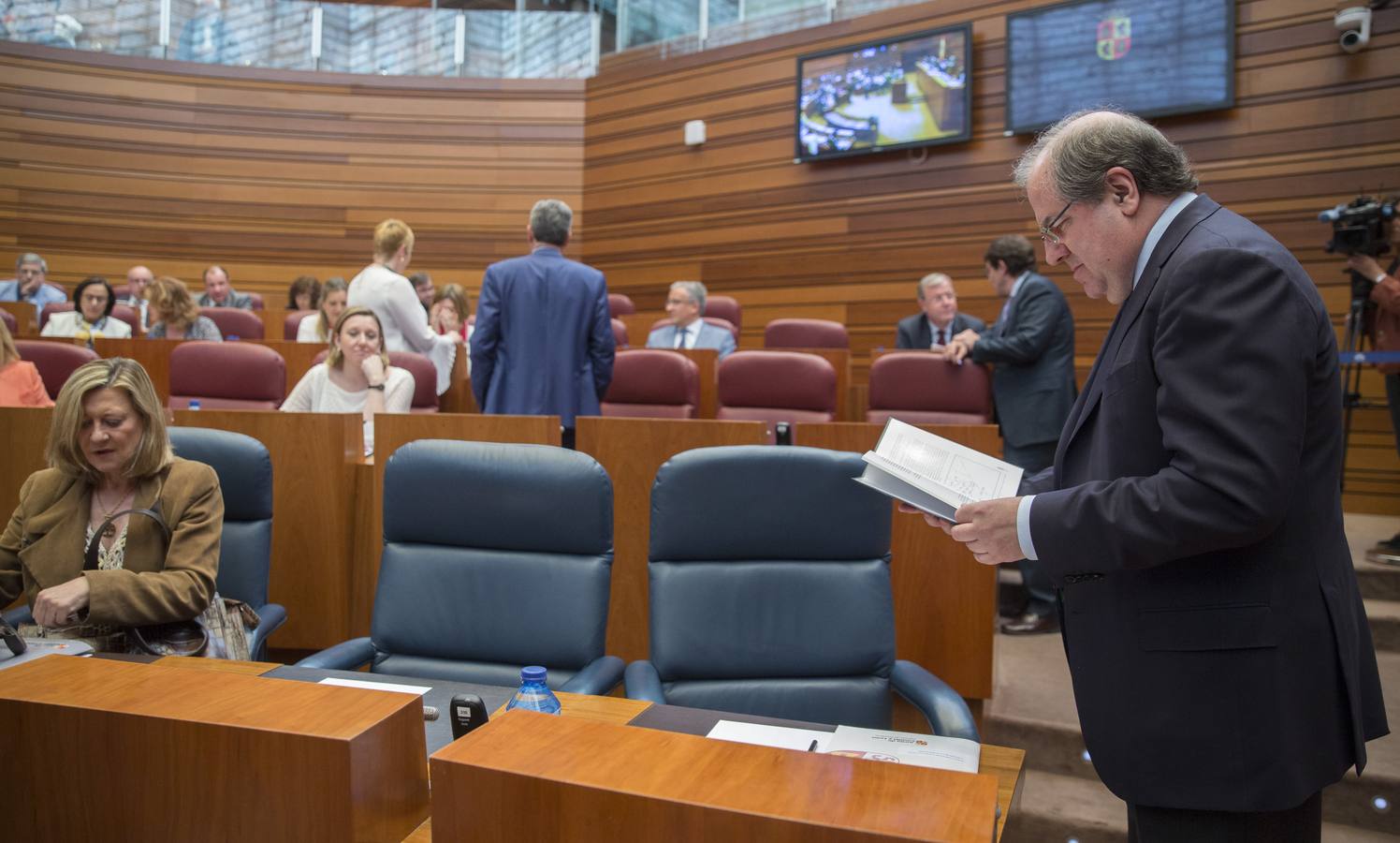 Fotos: Pleno en las Cortes de Castilla y León