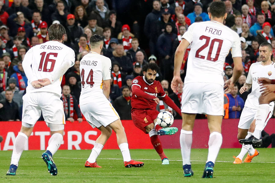 El Liverpool encarriló la eliminatoria con una fantástica actuación de Salah, pero la salida del egipcio del terreno de juego permitió a la Roma mantener una pequeña esperanza para la vuelta en el Olímpico.