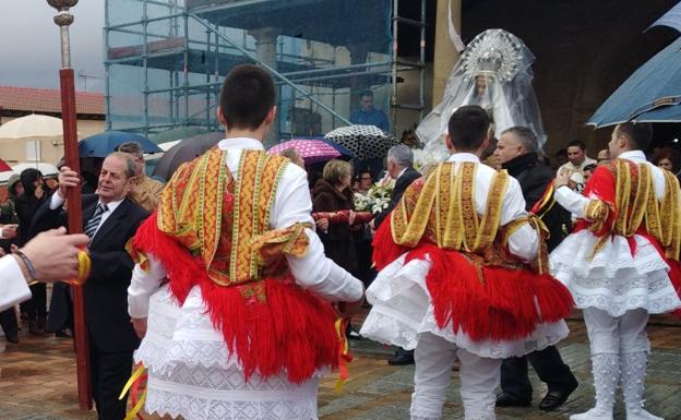 La lluvia no ahoga la fiesta del Voto. 