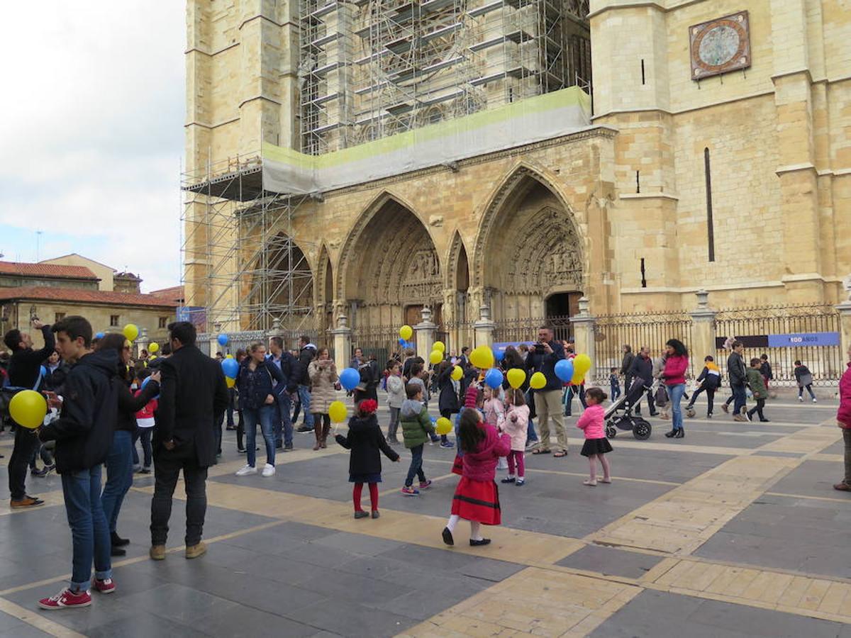 Fotos: Suelta de globos del Colegio Santa Teresa