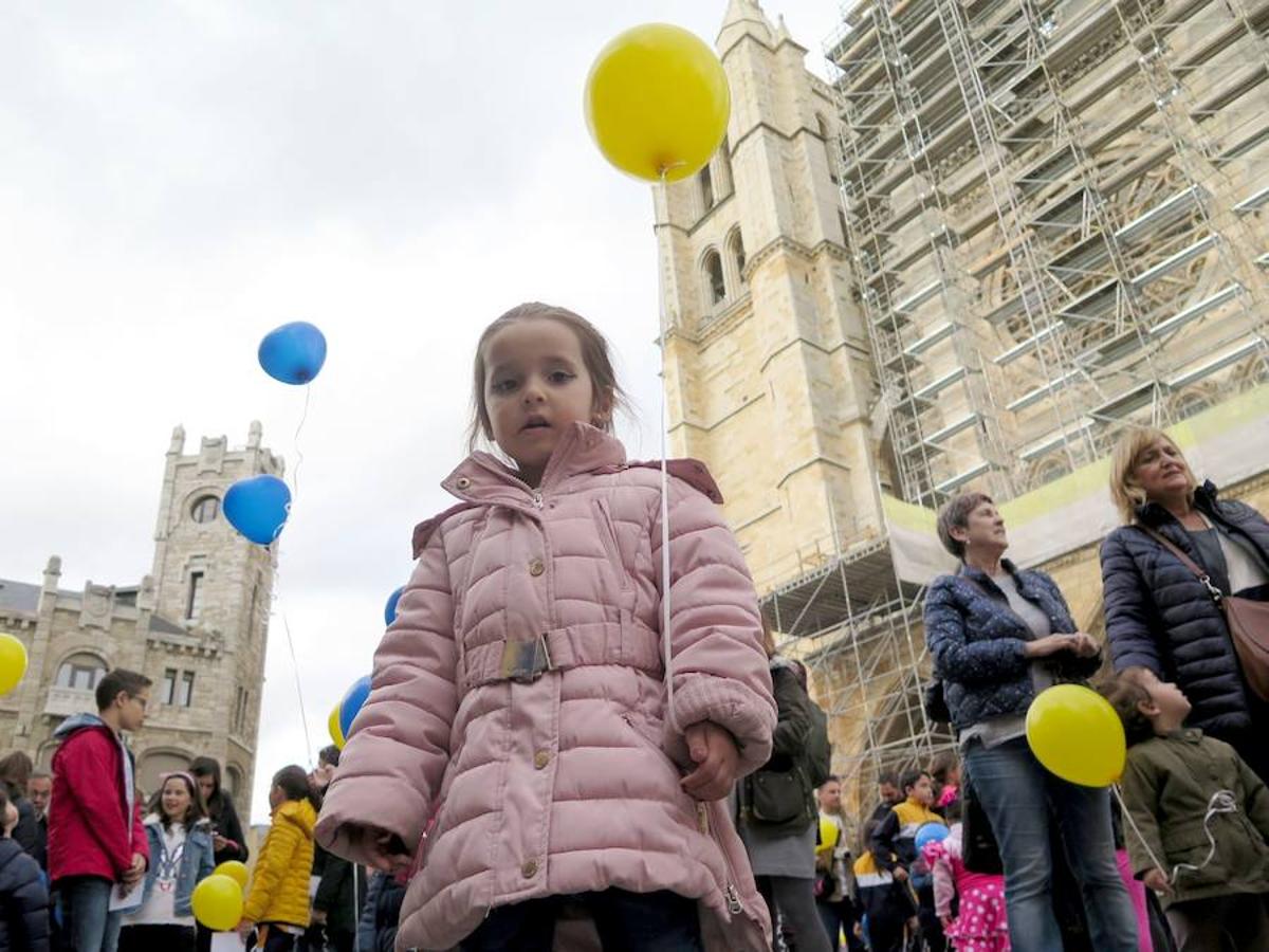 Fotos: Suelta de globos del Colegio Santa Teresa