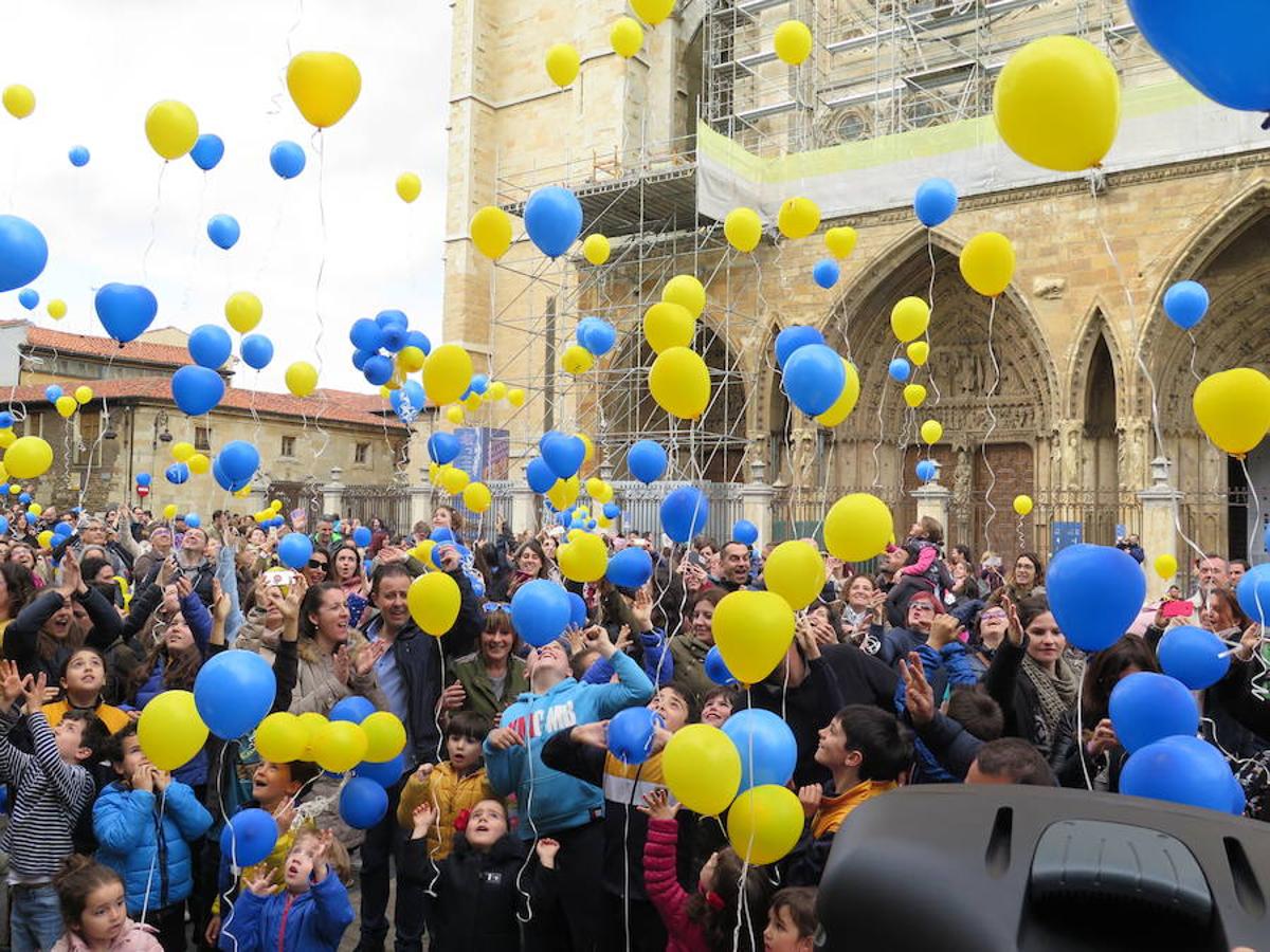 Fotos: Suelta de globos del Colegio Santa Teresa