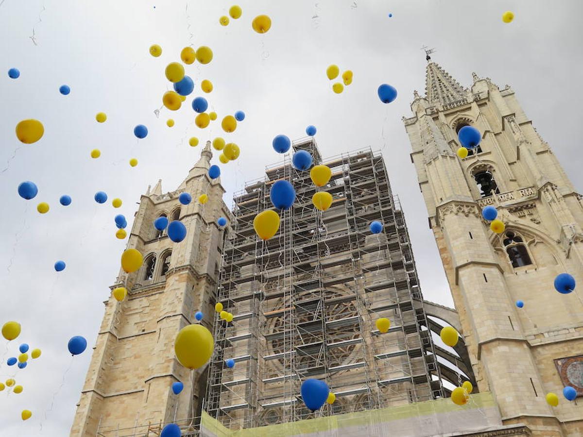 Fotos: Suelta de globos del Colegio Santa Teresa