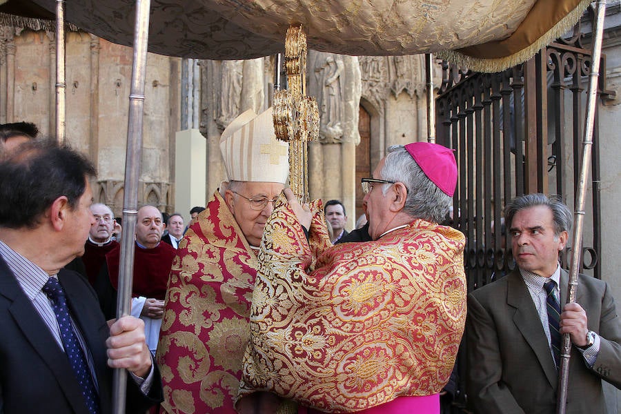 Fotos: La Cruz de Liébana llega a León