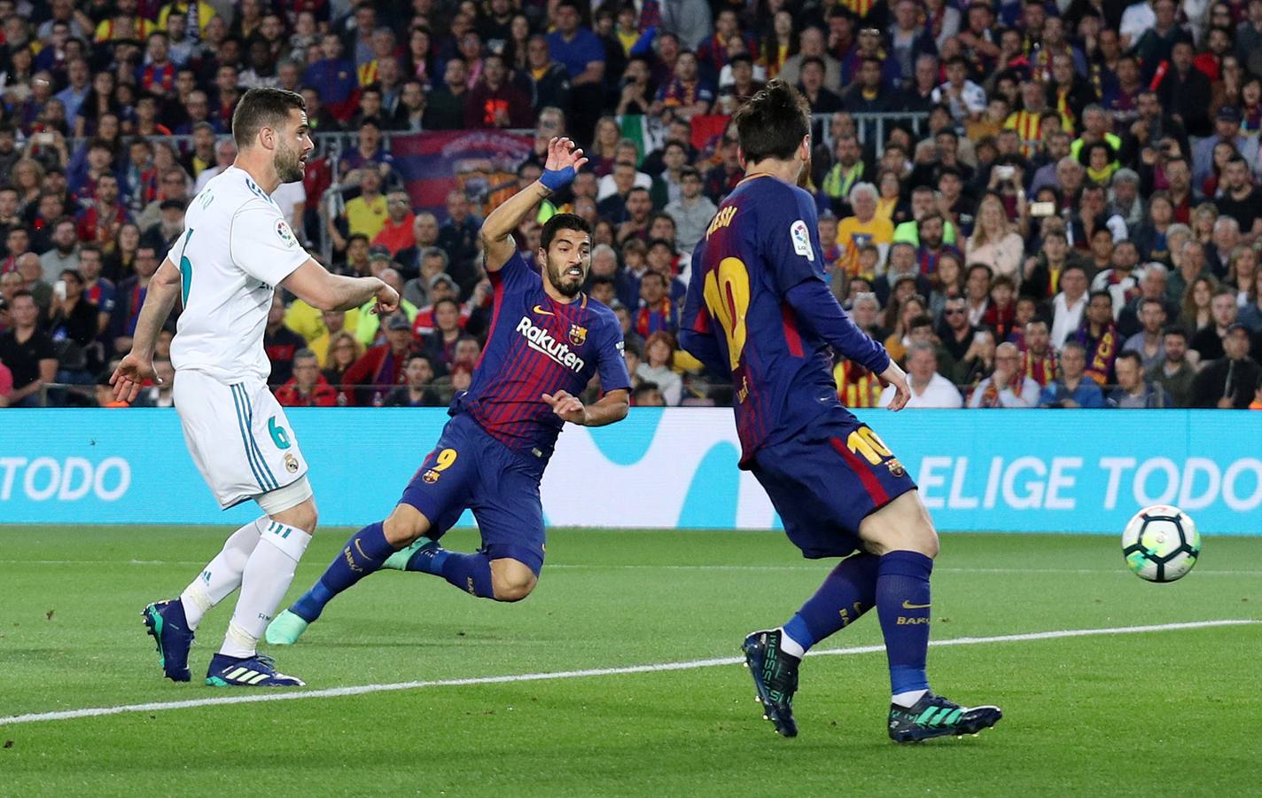 Barcelona y Real Madrid empataron (2-2) en el clásico disputado en el Camp Nou, un partido vibrante en el que hubo goles, emoción, tensión y mucha polémica. 