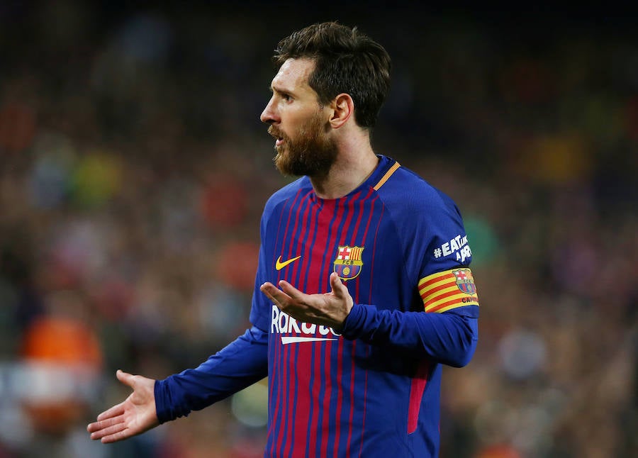 Barcelona y Real Madrid empataron (2-2) en el clásico disputado en el Camp Nou, un partido vibrante en el que hubo goles, emoción, tensión y mucha polémica. 