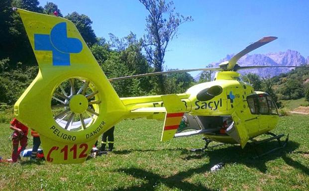 Imagen del helicóptero medicalizado del Sacyl.