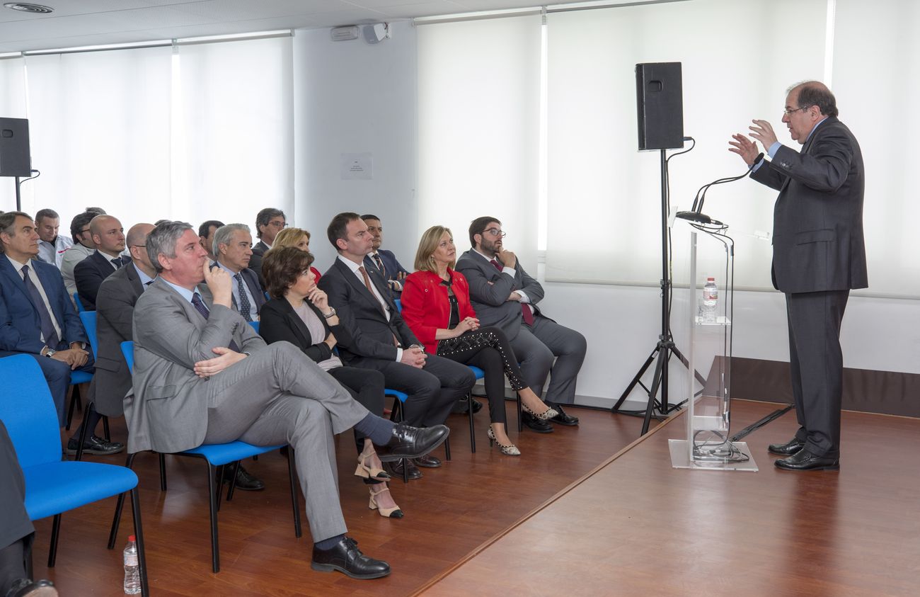 Diferentes autoridades y representantes de la compañía, durante la presentación de las inversiones previstas para Ávila.