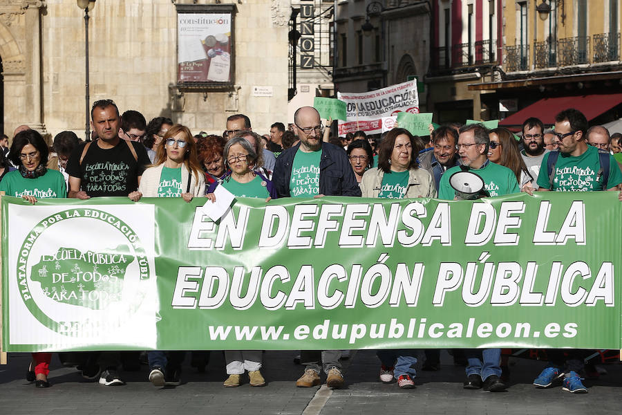 Fotos: Manifestación en León por la defensa de la educación pública