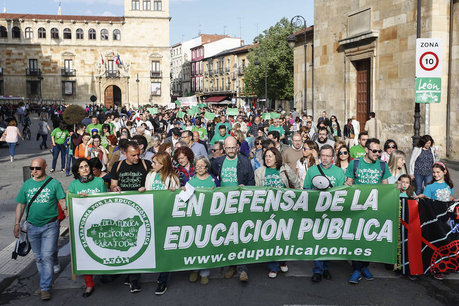 Fotos: Manifestación en León por la defensa de la educación pública