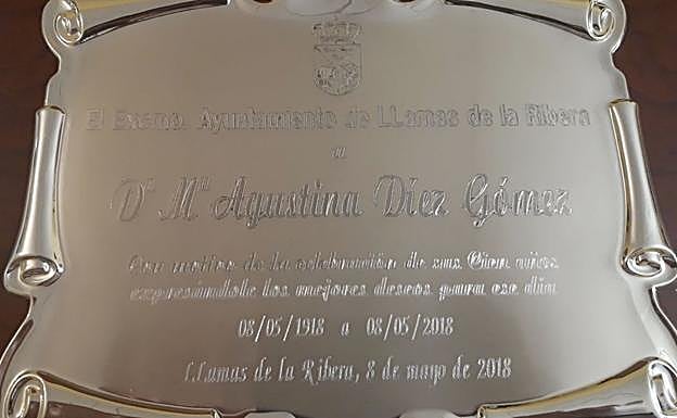 Placa comemorativa del centenario de esta ribereña