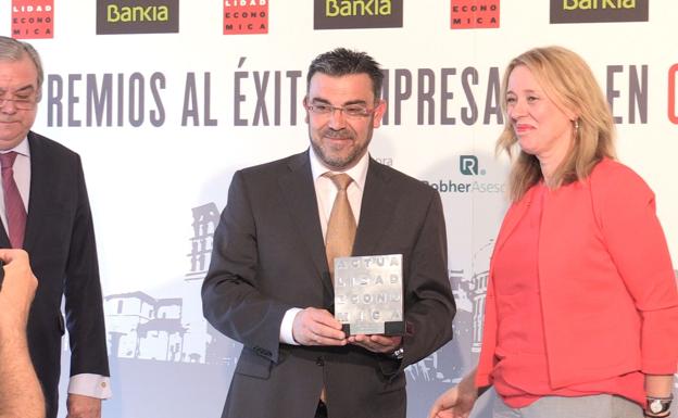 Entrega del premio a León Capital de la Gastronomía.