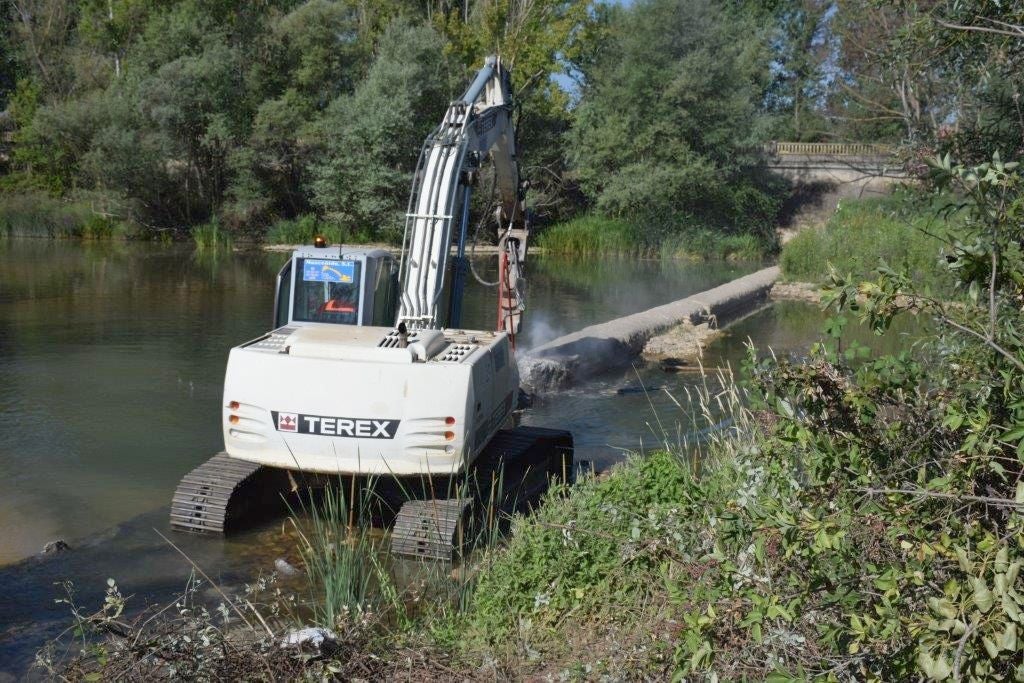 Retirada de uno de los aludes.