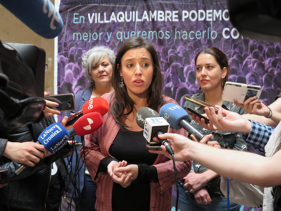 Irene Montero, portavoz de Unidos Podemos en el Congreso de los Diputados, y la diputada por León, Ana Marcello, se reúnen con colectivos de mujeres precariadas en Villaquilambre