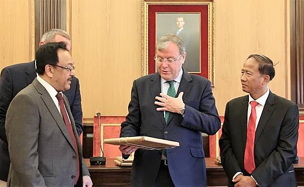 Galería. Visita embajadores asiáticos a León. 