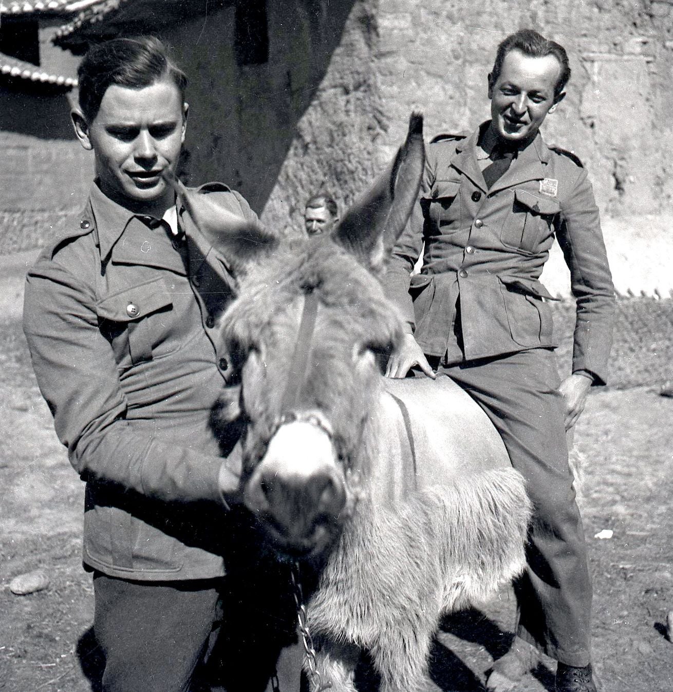 El 22 de mayo de 1939 los soldados alemanes de la Legión Cóndor se retiraban de la península y lo hacían desde León | Coincidiendo con el aniversario salen a la luz fotos inéditas recuperadas por el coleccionista leonés José Luis García Maraña