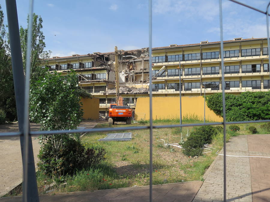 Fotos: Curiosos en las obras de demolición de San Marcos