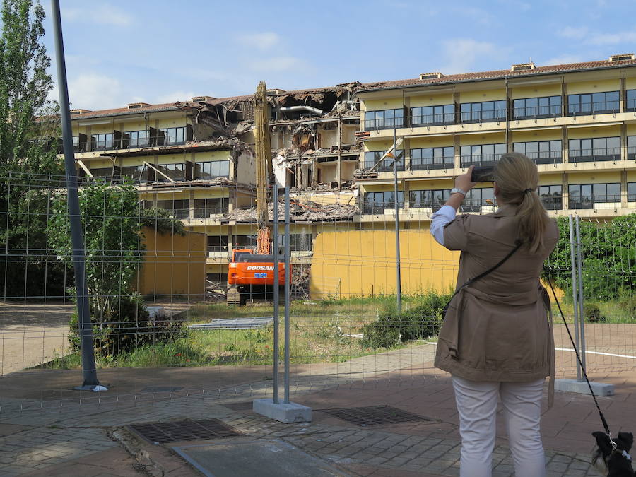 Fotos: Curiosos en las obras de demolición de San Marcos