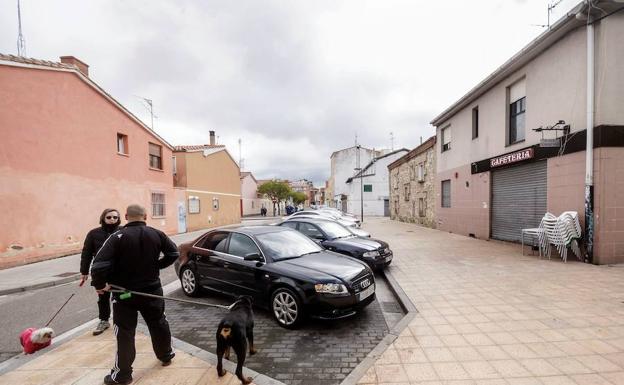 Establecimiento hostelero en la calle San Bruno de la capital burgalesa donde Silvia fue agredida . EFE