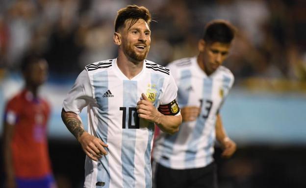 Messi celebra uno de los tres tantos que marcó a Haití.