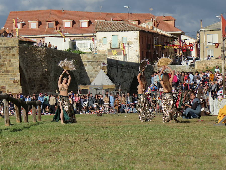 Fotos: Tradicional representación de las Justas medievales en Hospital de Órbigo