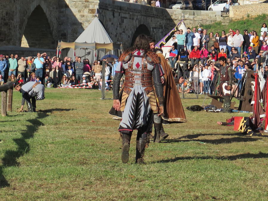 Fotos: Tradicional representación de las Justas medievales en Hospital de Órbigo