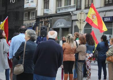 Imagen secundaria 1 - Un centenar de leoneses piden «votar de verdad» para que no gobierne quien «destruye España»