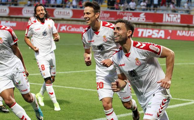 Los jugadores de la Cultural celebran un gol.