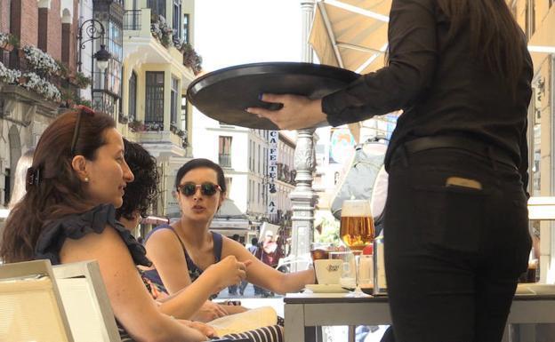 La campaña estival generará 5.010 empleos en la provincia de León, un 10% más que en 2017