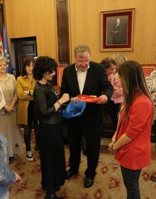 Imagen secundaria 2 - Silván recibe a 21 profesores del &#039;Erasmus +&#039;, que se están formando en el Colegio Agustinos León