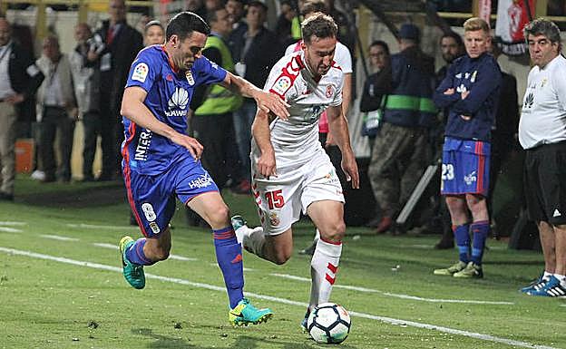 Ángel, en el partido ante el Oviedo.
