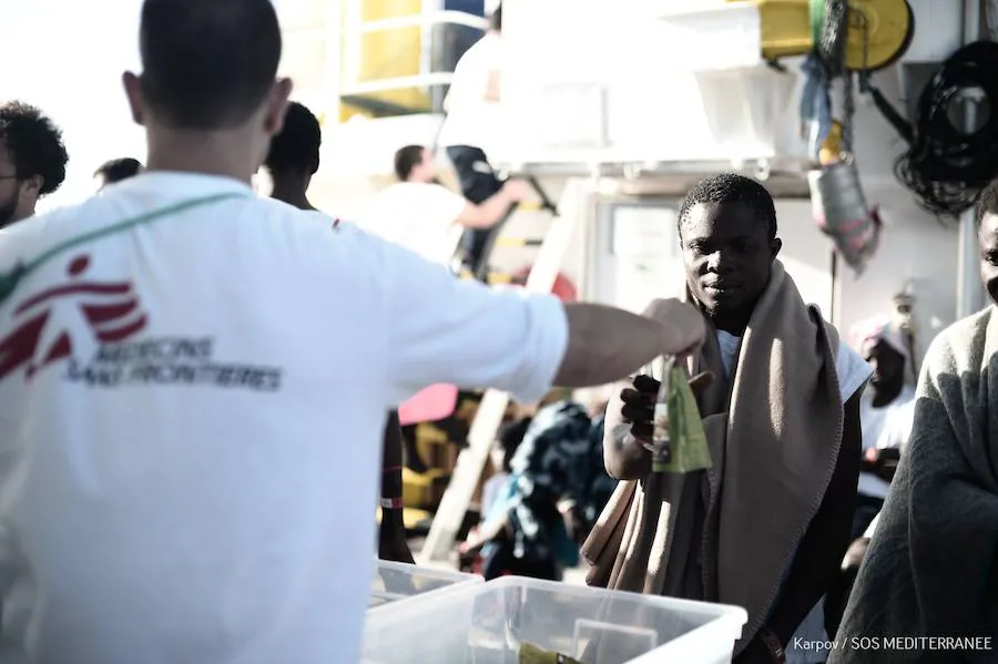 Más de 600 personas viajan a bordo de la embarcación