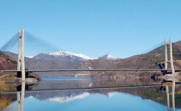 Embalse de Barrios de Luna.