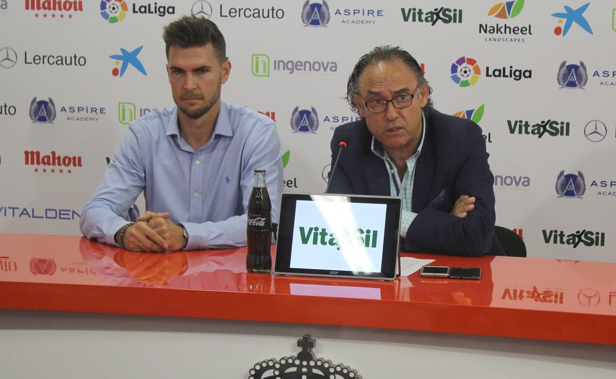 Fotos: Víctor Cea es presentado como nuevo entrenador de la Cultural